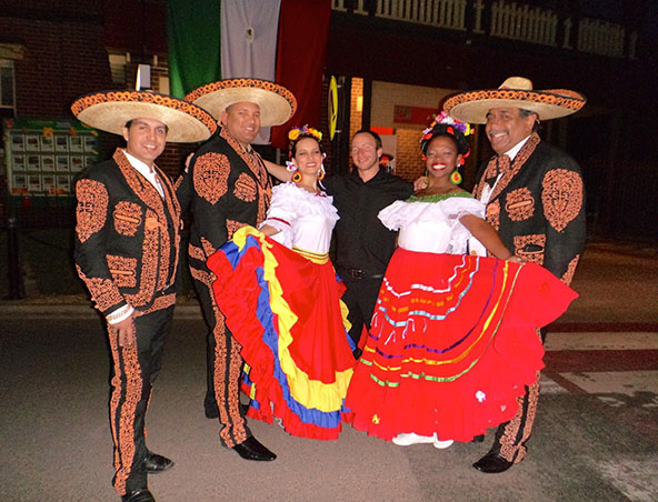 Mariachi Band Melbourne - Roving Mariachi Singers - Mexican Entertainers